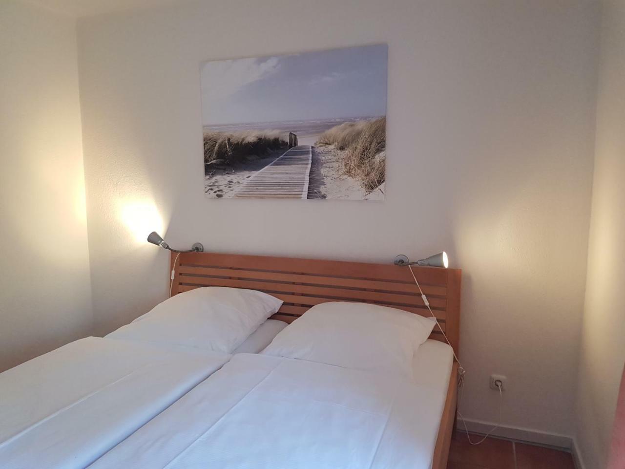 Ferienwohnung 4 Im Haus Am See Mit Wintergarten Und Terrasse Seedorf  Pokoj fotografie