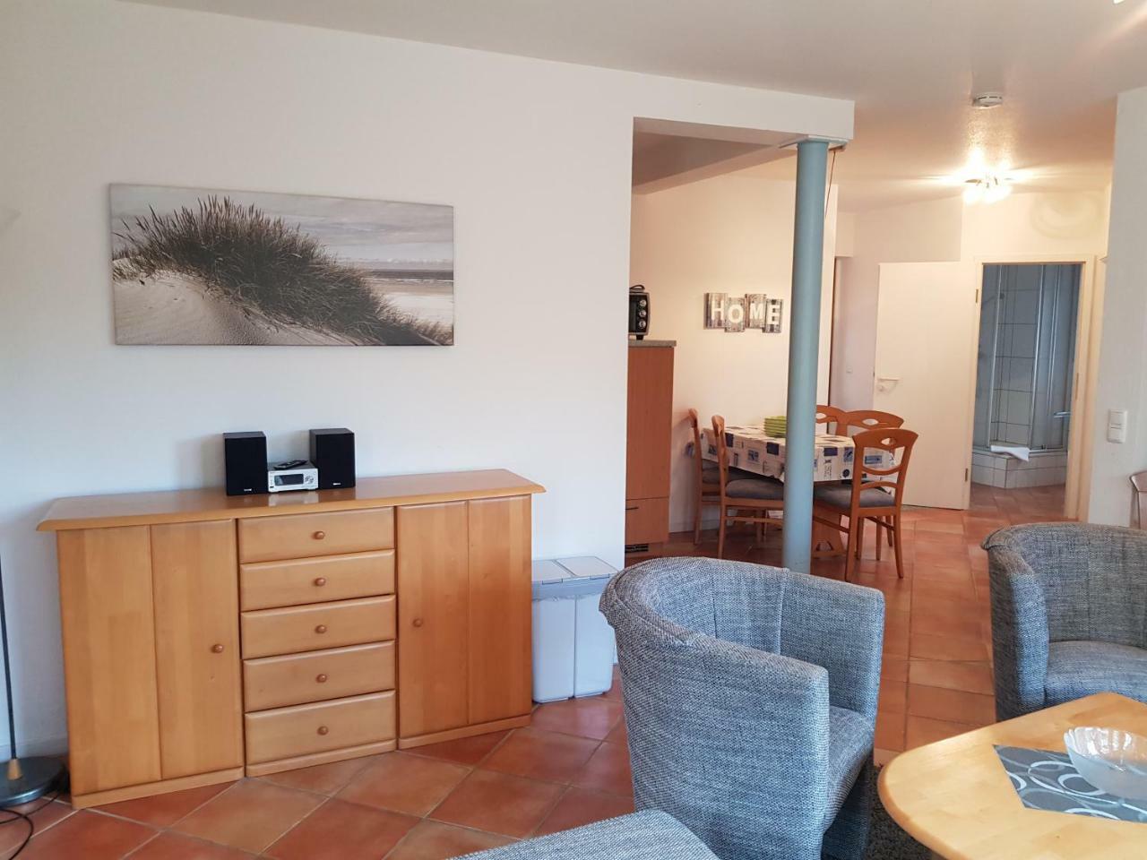 Ferienwohnung 4 Im Haus Am See Mit Wintergarten Und Terrasse Seedorf  Pokoj fotografie